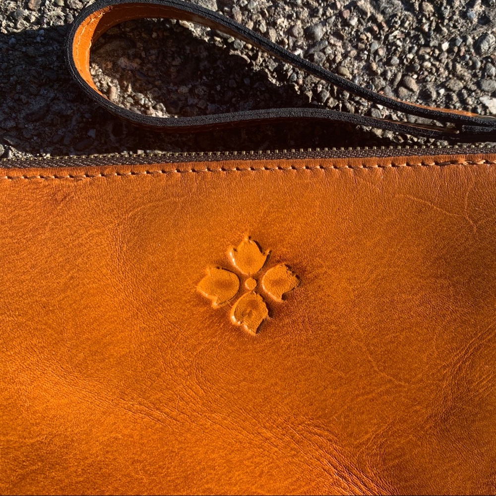 Patricia Nash 100% genuine leather clutch wristlet - Picture 7 of 8